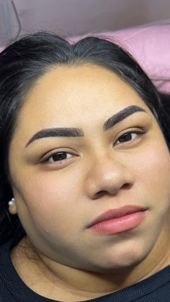 Antes e depois de micropigmentação de sobrancelha, salão no Cajuru