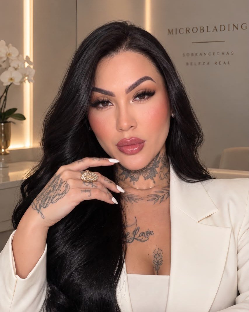 Arielly Nonatto, designer de sobrancelhas e micropigmentadora em Curitiba